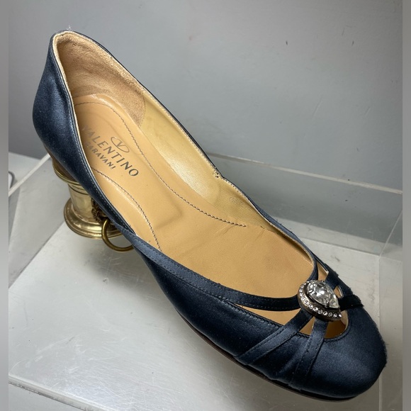 Valentino Garavani slik flats whit jefe les toe sz 7.5 made in italy - Picture 16 of 16